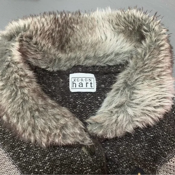 Keren Hart coffee Color cardigan sweater, faux fur collar. Large - Picture 5 of 16